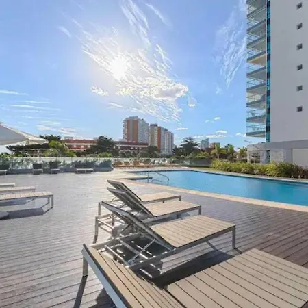 Premium Miami Boulevard